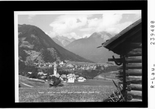 Wald bei Arzl 920 m gegen Lechtaler Alpen / Tirol
