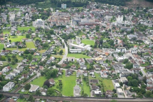 [Götzis - Zentrum, Kirche St. Ulrich, Garnmarkt]