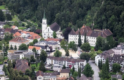 [Hohenems - Markt, Kirche St. Karl Borromäus, Palast]