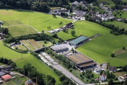 [Lochau, Autobahn, Fa. Typico, Schloss Hofen]