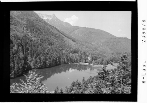 [Der Nussensee bei Bad Ischl mit Blick zum Rettenkogel]