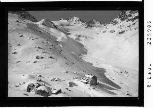 [Jamtal-Hütte gegen Jamspitzen und Dreiländerspitze / Silvretta]