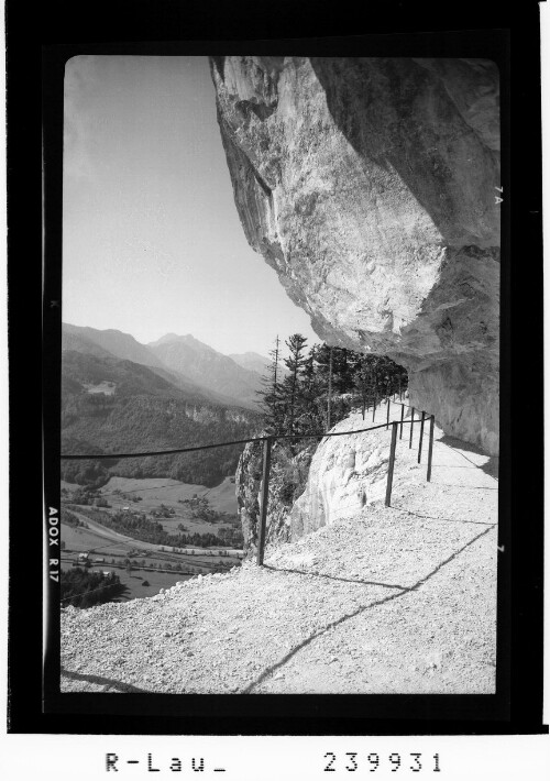 [Am Höhenweg in der Ewigen Wand bei Bad Goisern mit Blick zum Gamsfeld]