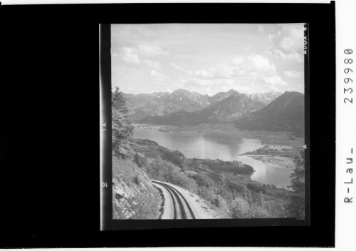 [Schafbergbahn gegen Wolfgangsee und Osterhorngruppe mit Rinnkogel und Gamsfeld]