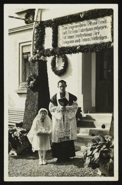 Priester bei seiner Primiz