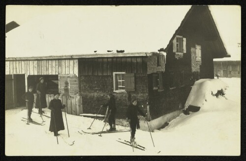 Skifahren am verschneiten Bödele