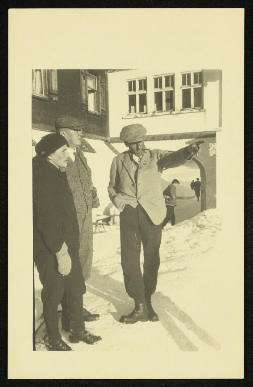 Norbert Bertolini vor dem Alpenhotel Bödele