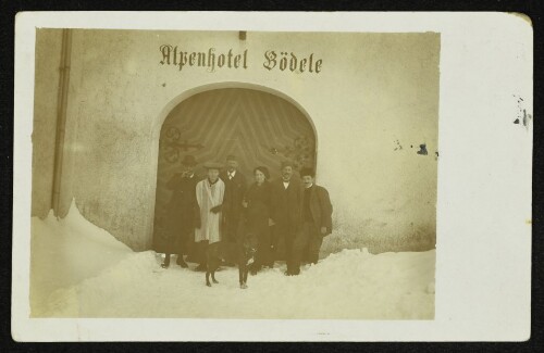 Momentaufnahme vor dem Alpenhotel Bödele