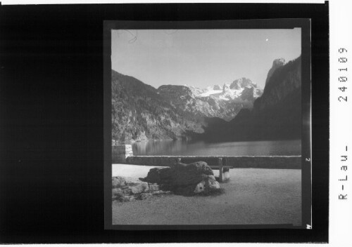 [Der Vordere Gosausee mit Blick in den Dachstein / Salzkammergut]