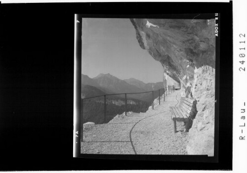 [Die Felsenpromenade in der Ewigen Wand bei Bad Goisern / Salzkammergut]