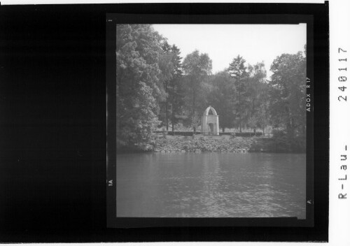 [Kriegerdenkmal in Gmunden / Salzkammergut]