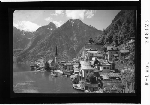 [Hallstatt gegen Hirlatz und Sonnenkogel / Salzkammergut]