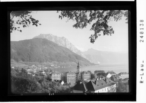 [Gmunden gegen Traunstein und Schlafende Griechin / Salzkammergut]