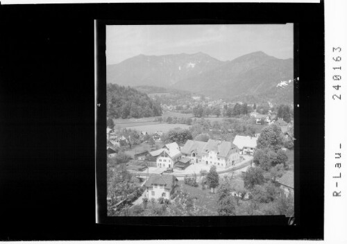 [Bad Ischl / Bachwirt gegen den Leonsberg / Salzkammergut]