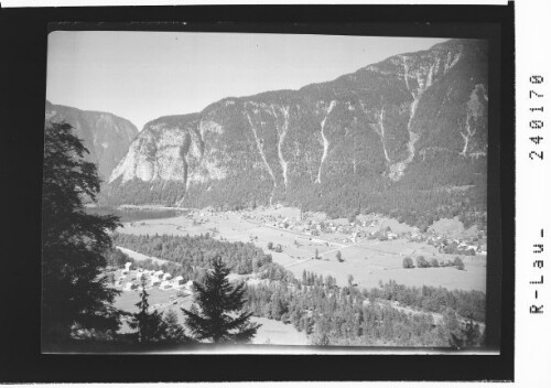 [Blick auf Obertraun im Salzkammergut]