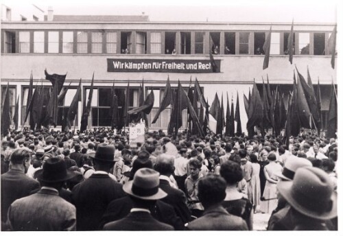 Kundgebung der SAJ vor dem Limmathaus