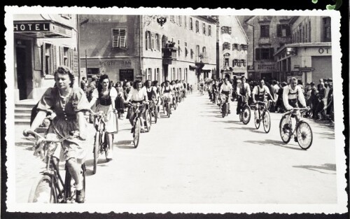 SPÖ-Fahrrradzug am 1. Mai 1946 in Bludenz
