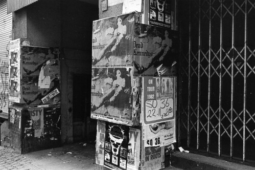 Berlin, Kreuzberg, Konzertplakate Dead Kennedys