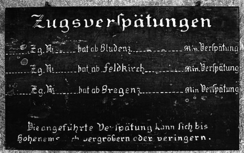 Hohenems, ÖBB Bahnhof, Anschlagtafel