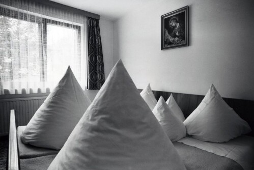 Braz, Gute Nacht, Federbett in Kegelform