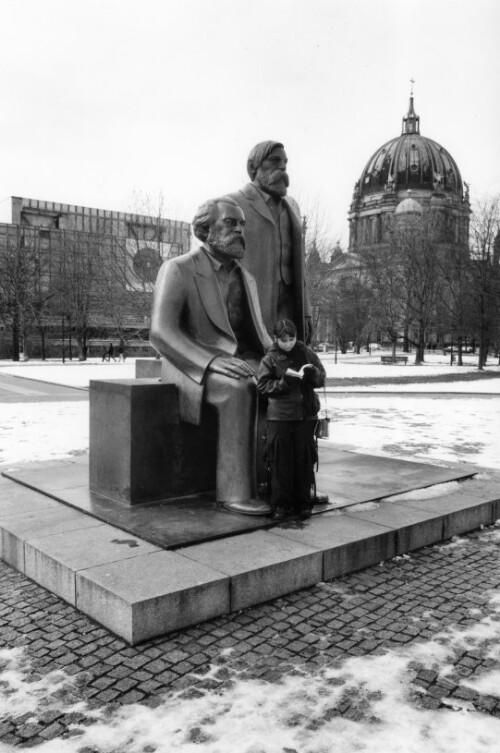 Berlin, Marx und Engels Denkmal
