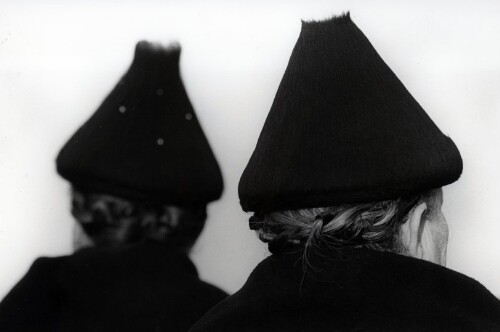 Andelsbuch, Blickwechsel, Köpfe von hinten