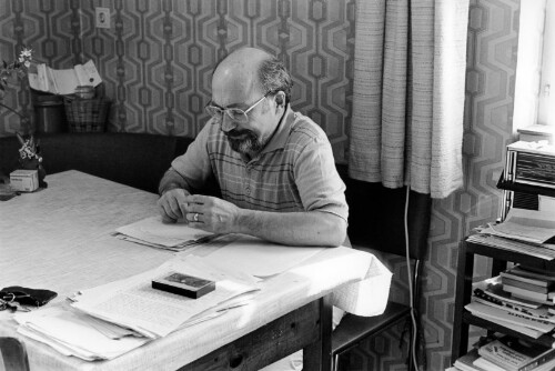 Kundeyt Surdum beim Schreiben in Frastanz