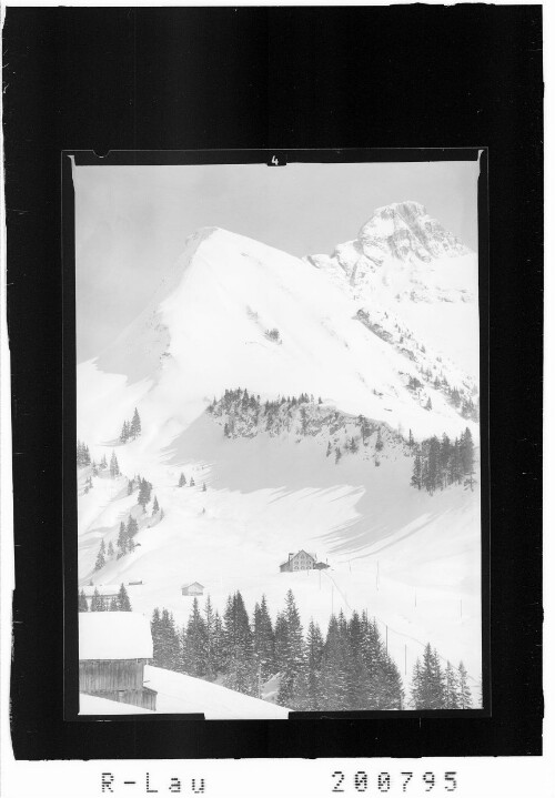 Holzgauer Haus 1512 m bei Lechleiten-Warth mit Biberkopf