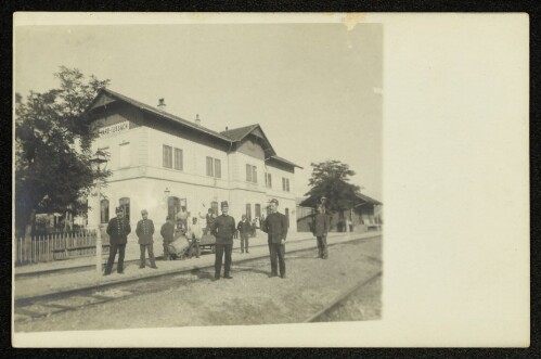 [Bahnhof Hard-Fußach mit Bahnpersonal]