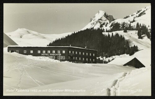 Hotel Faschina 1482 m mit Damülser Mittagsspitze