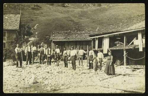 Arbeiten am Bizauer Bach