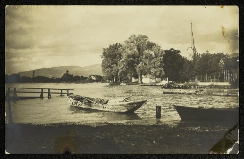 [Ruderboot am Harder Bodenseeufer]