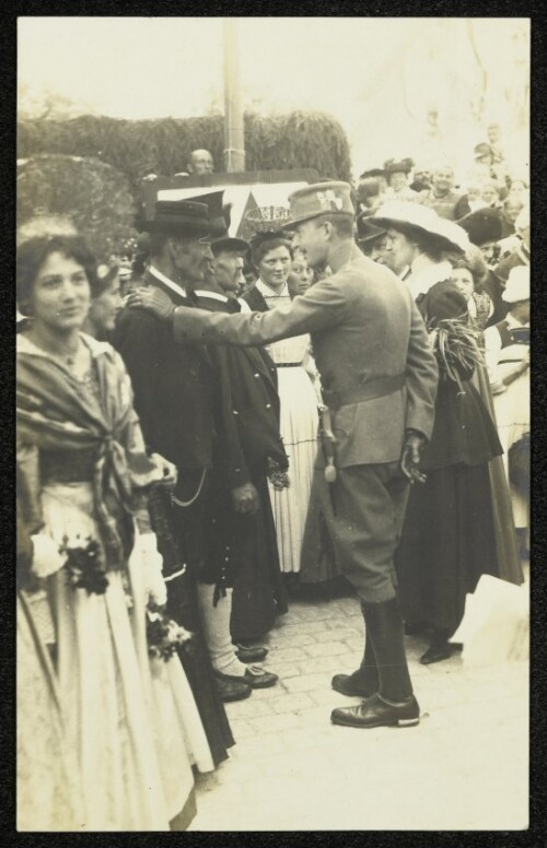 [Kaiser Karl I. und Kaiserin Zita in Bregenz, im Gespräch mit der Bevölkerung]