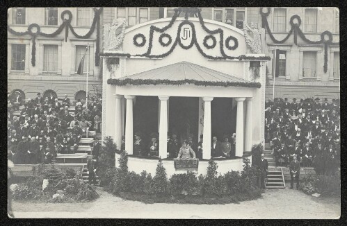 [Vorarlberger Jahrhundertfeier - Festumzug in Bregenz, Kaiser Franz Josef I. in seinem Pavillon]
