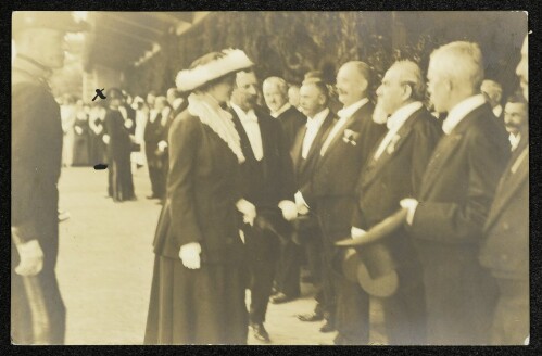 [Kaiser Karl I. und Kaiserin Zita in Bregenz, Ankunft am Bregenzer Bahnhof]