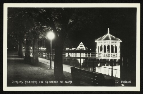 Bregenz, Fischersteg und Sporthaus bei Nacht