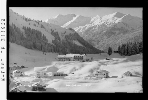 Berwang Tirol : [Hotel White Star in Berwang gegen Liegfeistgruppe]