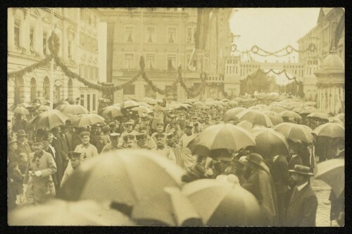 [Bregenz, Offiziers-Reunion 1914, Festzug durch die Stadt]