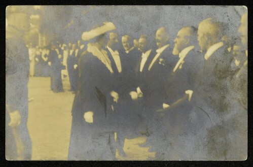 [Kaiser Karl I. und Kaiserin Zita in Bregenz, Ankunft am Bregenzer Bahnhof und Vorstellung von Persönlichkeiten] 