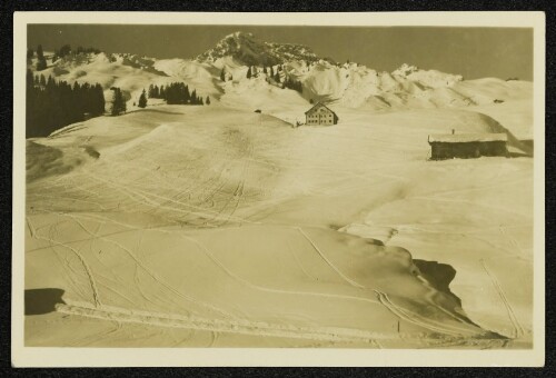 [Sportheim >zum goldenen Berg <, 1705 m bei Lech mit Mohnenfluh]