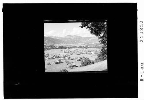[Lingenau im Bregenzerwald gegen Hochblanken und First]