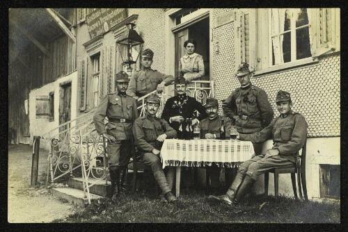 Dornbirn, Gasthaus zum Schrain mit Soldaten im Ersten Weltkrieg