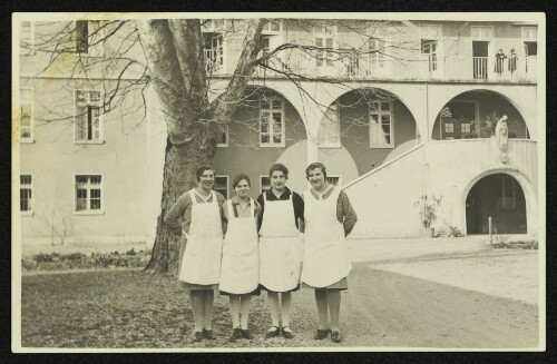 Das Küchenpersonal des Sanatoriums Mehrerau