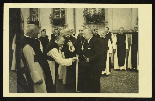 Gruppenaufnahme von Zisterziensermönchen der Abtei Wettingen-Mehrerau beim Empfang von Bundespräsident Wilhelm Miklas