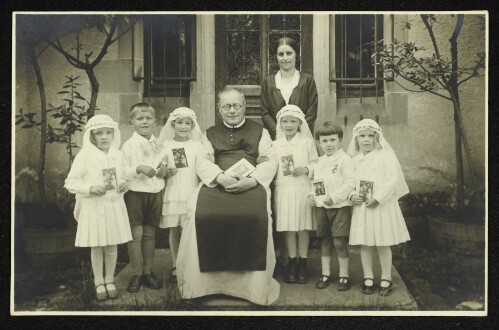 Erstkommunionkinder im Kloster Riedenburg