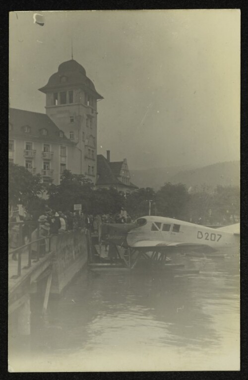 Bregenz, Junkers-Wasserflugzeug D 207 am Anlegesteg vor dem Seehotel