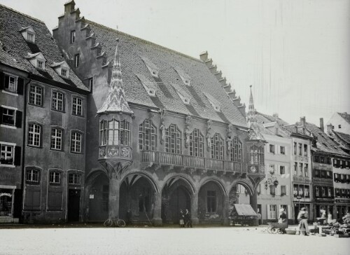 Historisches Kaufhaus am Münsterplatz in Freiburg
