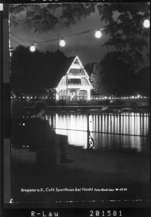 Bregenz am Bodensee / Cafe Sporthaus bei Nacht