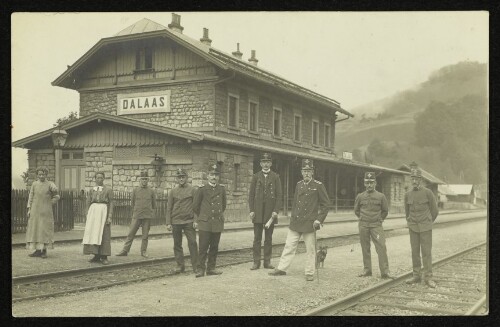 Bahnhof Dalaas mit Bediensteten