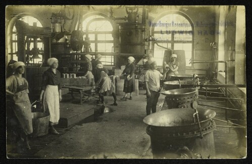 Vorarlberger Konserven- und Nahrungsmittel-Fabrik Ludwig Hagen, Lochau - Innenansicht der Fabrikhalle